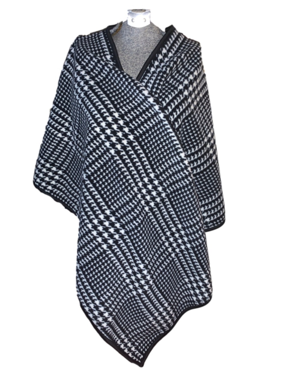 Women's Nicole miller original Houndstooth Poncho One Size Black White